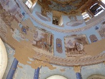 В церкви очень хорошо сохранились фрески. Роспись возможно сделана братьями Григорием Григорьевичем и Никанором Григорьевичем Чернецовыми.